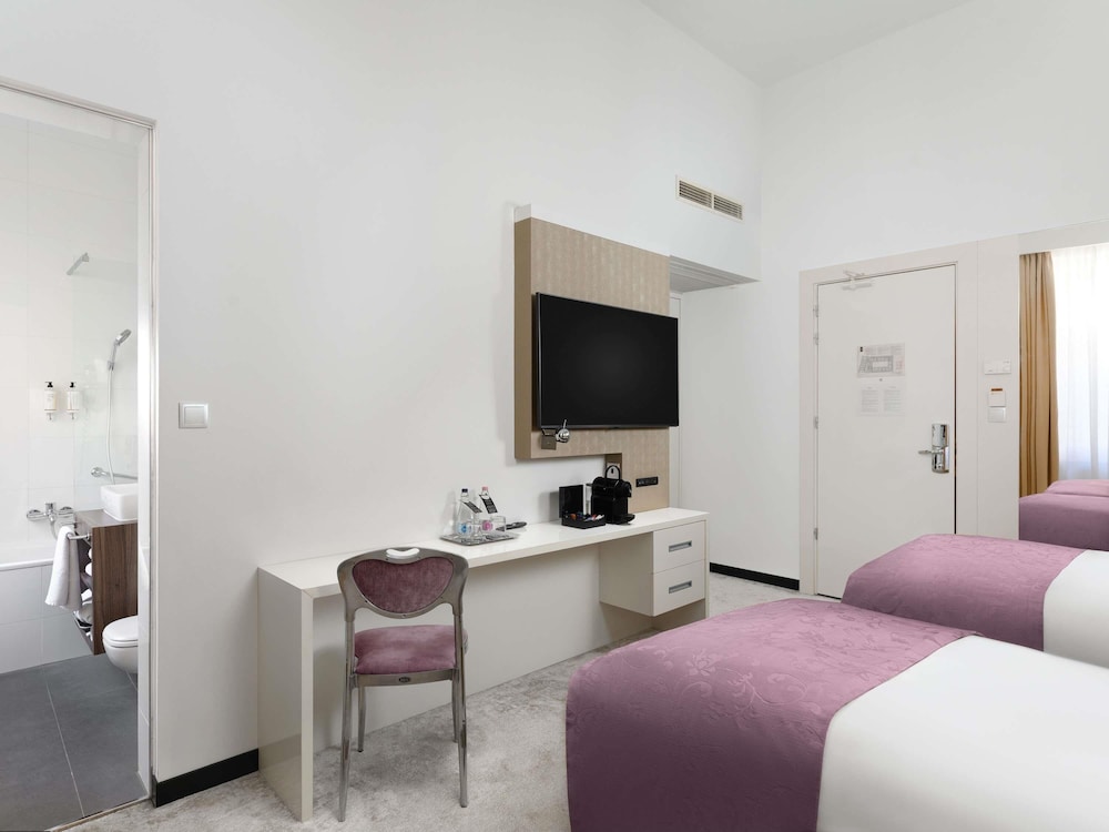 Habitación superior con 2 camas individuales y posibilidad de cama supletoria del hotel Nemzeti Budapest – Mgallery. Foto 5