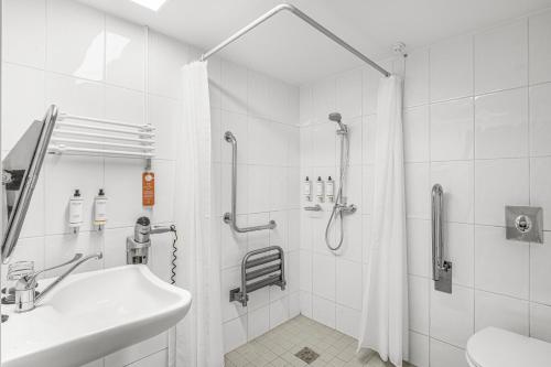 Habitación Classic accesible doble del hotel Nemzeti Budapest – Mgallery. Foto 6