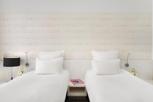 Habitación Classic accesible con dos camas individuales del hotel Nemzeti Budapest – Mgallery. Foto 4