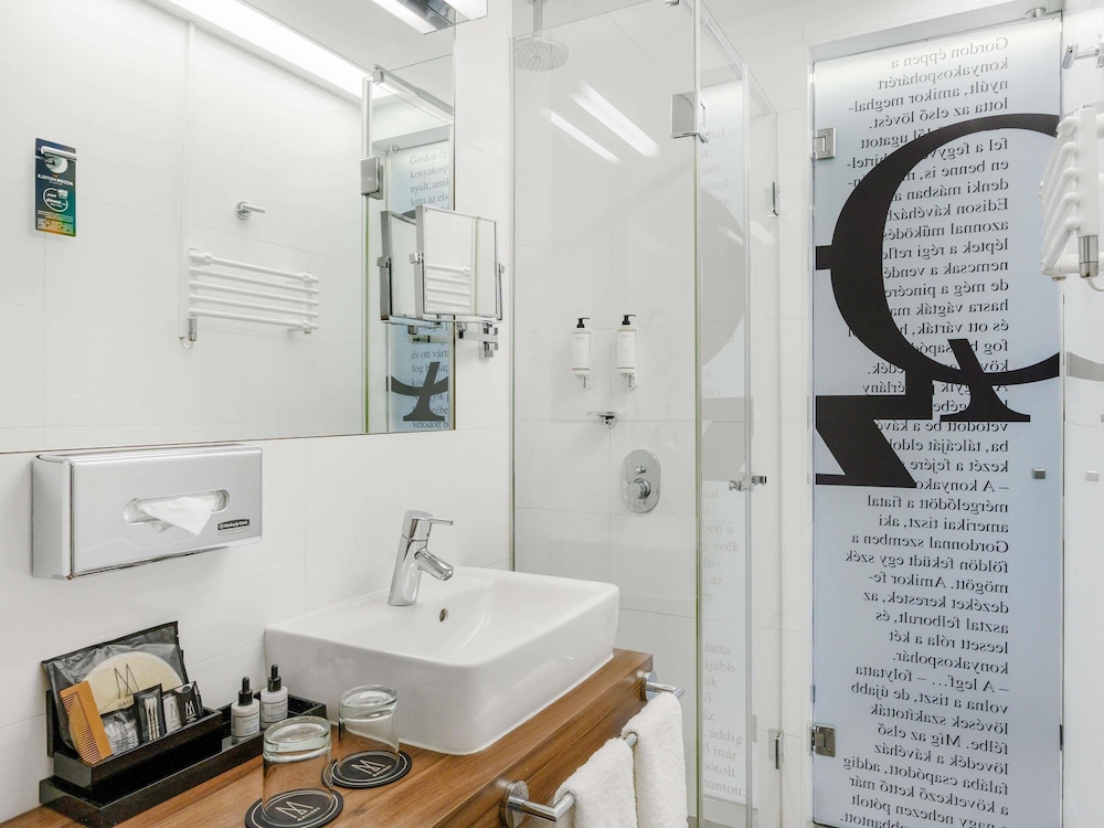 Habitación Classic con una cama doble del hotel Nemzeti Budapest – Mgallery. Foto 5