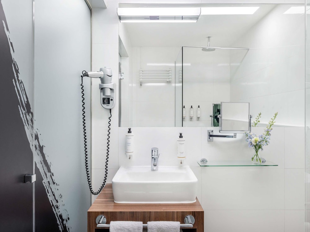 Habitación Classic con una cama doble del hotel Nemzeti Budapest – Mgallery. Foto 6
