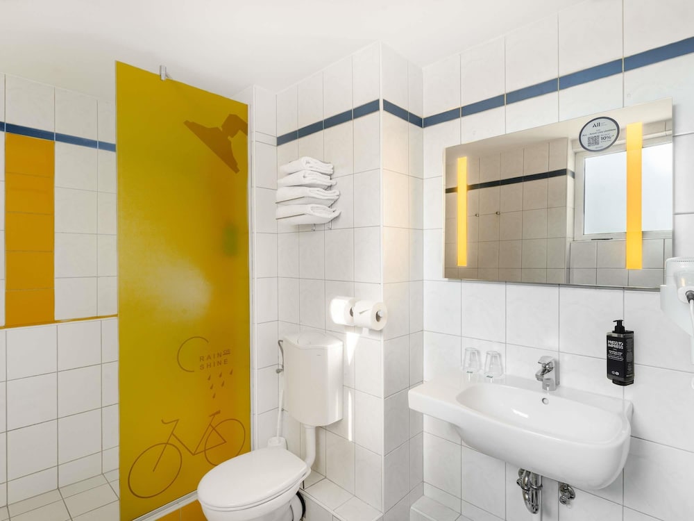 Habitación de Diseño con 2 camas individuales del hotel Ibis Styles Budapest City. Foto 2
