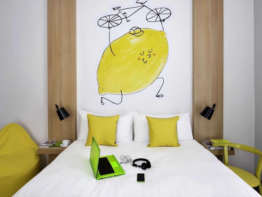 Habitación de diseño con 1 cama doble del hotel Ibis Styles Budapest City. Foto 1