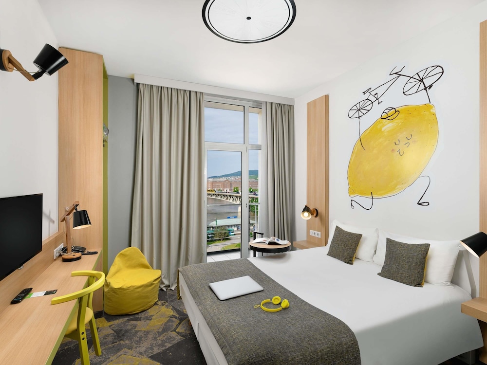Habitación de diseño con 1 cama doble del hotel Ibis Styles Budapest City. Foto 4