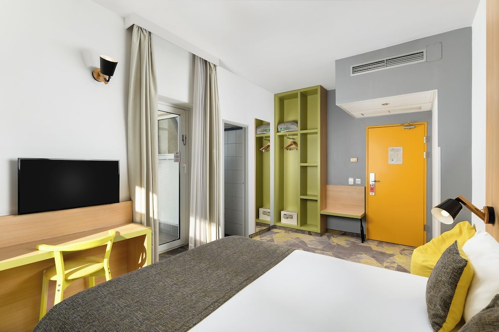 Habitación de diseño con 1 cama doble del hotel Ibis Styles Budapest City. Foto 7