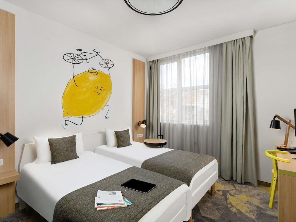 Habitación de Diseño con 2 camas individuales del hotel Ibis Styles Budapest City. Foto 5