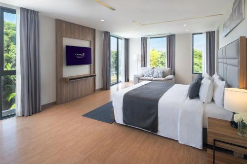 Suite con Vistas a la Piscina del hotel Canalis Suvarnabhumi Airport