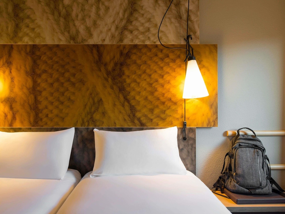 Habitación, 2 camas individuales del hotel Ibis Amsterdam Centre. Foto 4