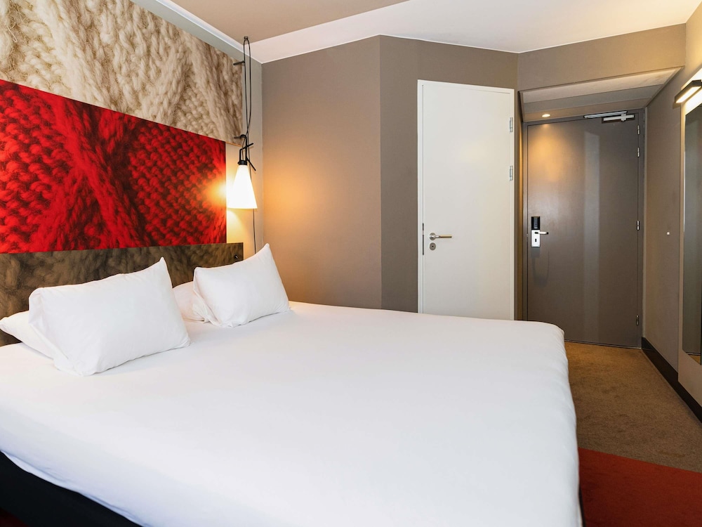 Habitación, 1 cama doble del hotel Ibis Amsterdam Centre. Foto 4