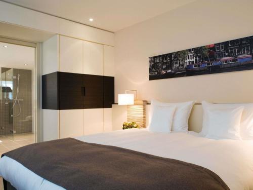 Suite Ambassador del hotel Mövenpick Amsterdam City Centre. Foto 2