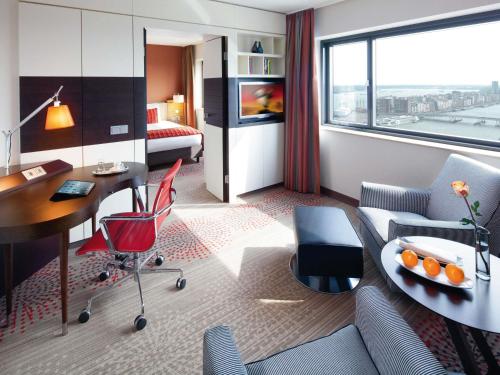 Suite Junior del hotel Mövenpick Amsterdam City Centre. Foto 5