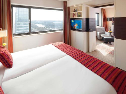 Suite Junior del hotel Mövenpick Amsterdam City Centre. Foto 6