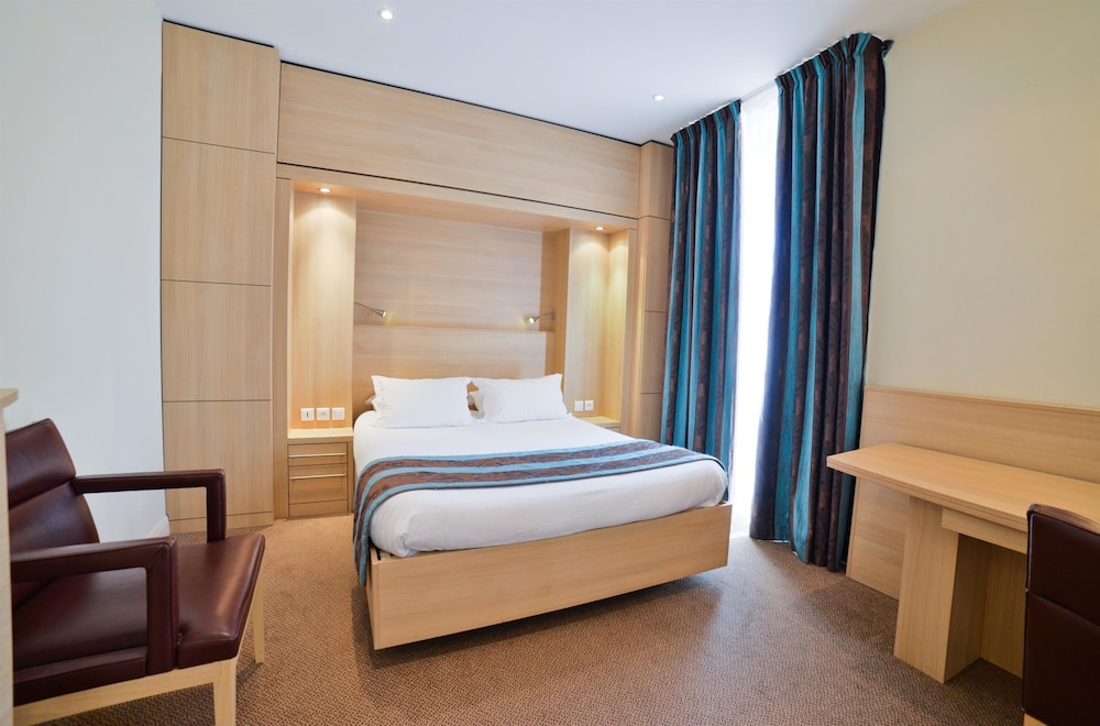 Habitación Superior con 1 cama doble del hotel Hôtel Mercure Bayonne Centre Le Grand Hotel. Foto 2