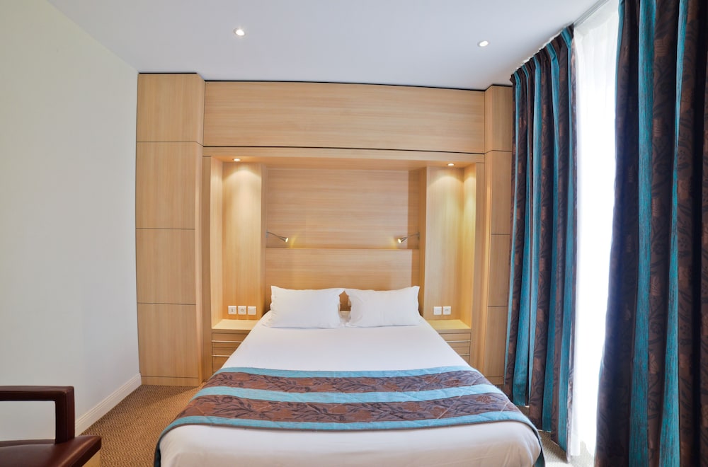 Habitación Superior con 1 cama doble del hotel Hôtel Mercure Bayonne Centre Le Grand Hotel. Foto 4