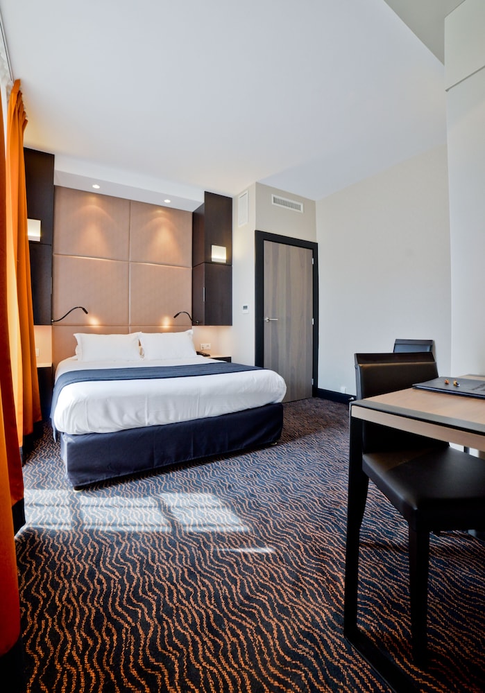 Habitación Superior con 1 cama doble del hotel Hôtel Mercure Bayonne Centre Le Grand Hotel. Foto 7