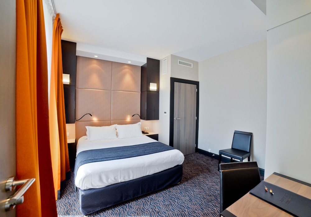 Habitación Superior con 1 cama doble del hotel Hôtel Mercure Bayonne Centre Le Grand Hotel. Foto 11