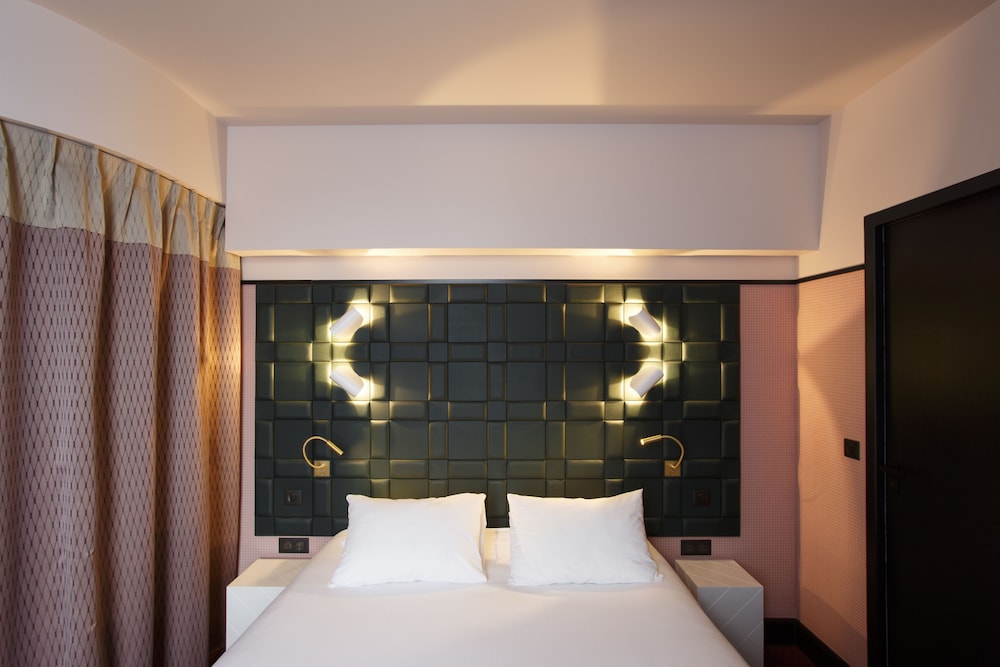 Habitación Superior con 1 cama doble del hotel Hôtel Mercure Bayonne Centre Le Grand Hotel. Foto 16