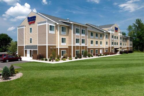 Queen Studio with Sofa Bed and Transfer Shower - Mobility and Hearing Accessible del hotel Fairfield Inn and Suites Verona