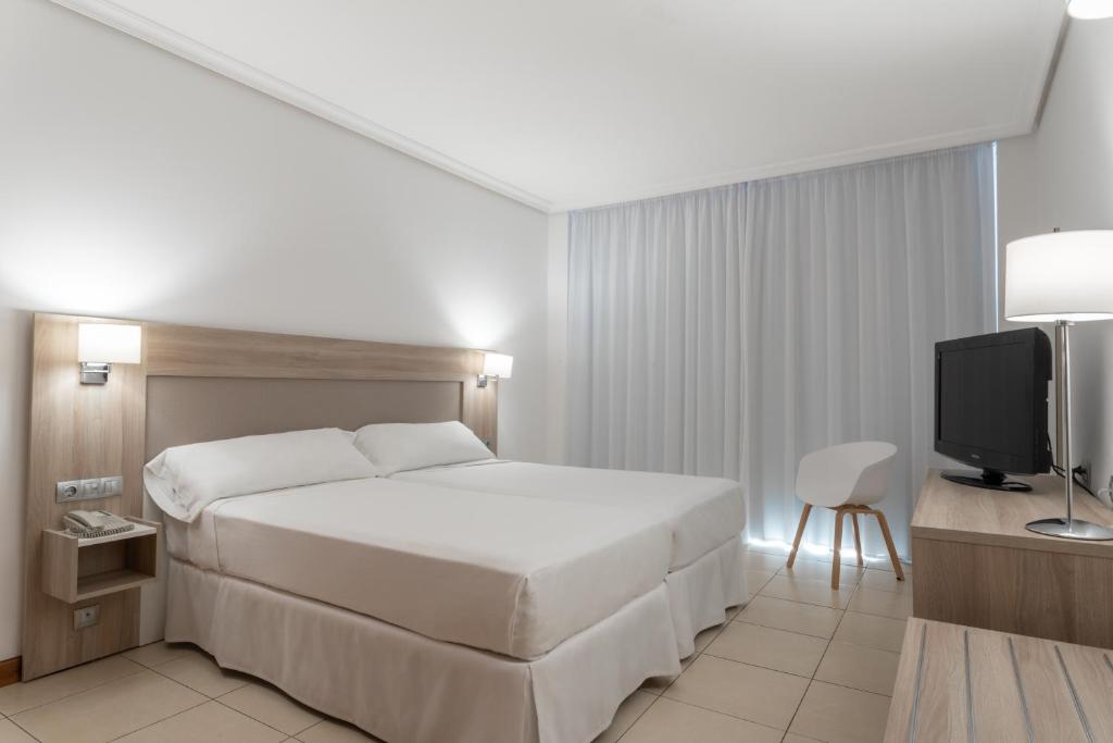 Suite del hotel Landmar Costa los Gigantes Family Resort