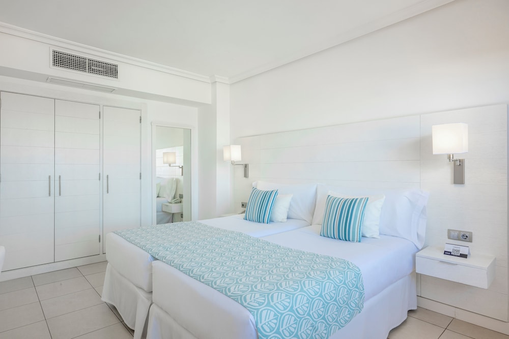 Suite Ocean View Single Use del hotel Landmar Costa los Gigantes Family Resort. Foto 1