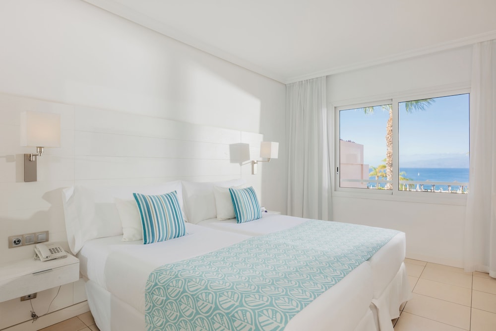 Suite Ocean View Single Use del hotel Landmar Costa los Gigantes Family Resort. Foto 2