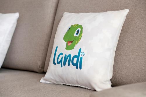 Habitación doble Vista Mar Balcón o Terraza Familiar Confort 3 camas individuales Pet Friendly del hotel Landmar Costa los Gigantes Family Resort. Foto 3