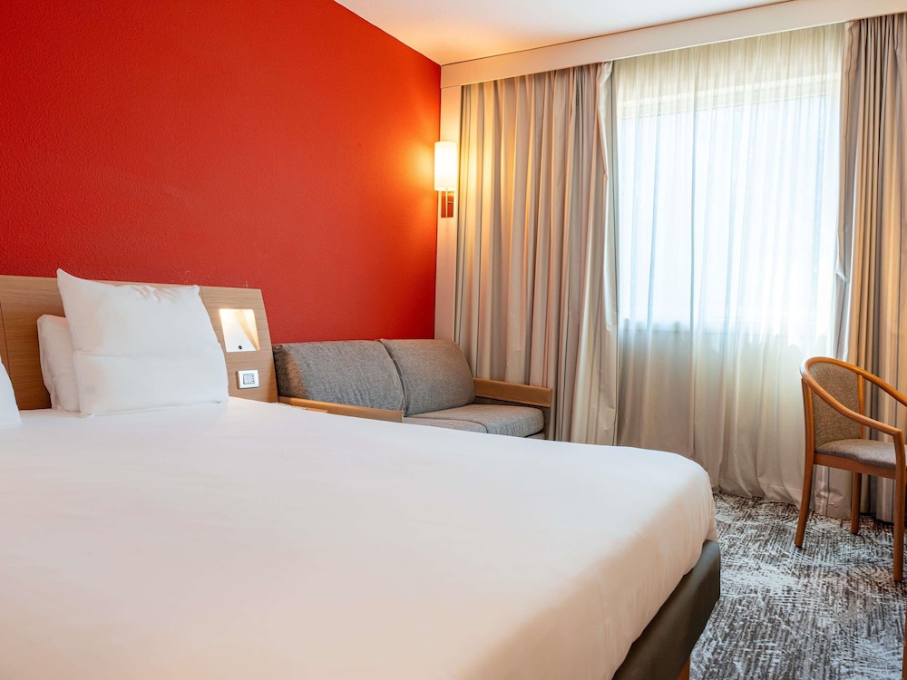 Habitación Superior con cama doble del hotel Novotel Roma Est. Foto 5