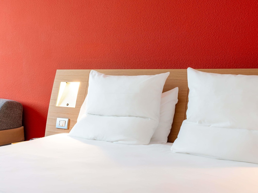 Habitación Superior con cama doble del hotel Novotel Roma Est. Foto 9