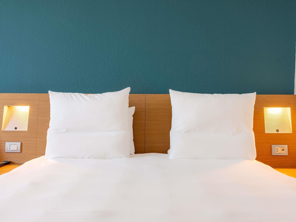 Habitación Superior con cama doble del hotel Novotel Roma Est. Foto 11