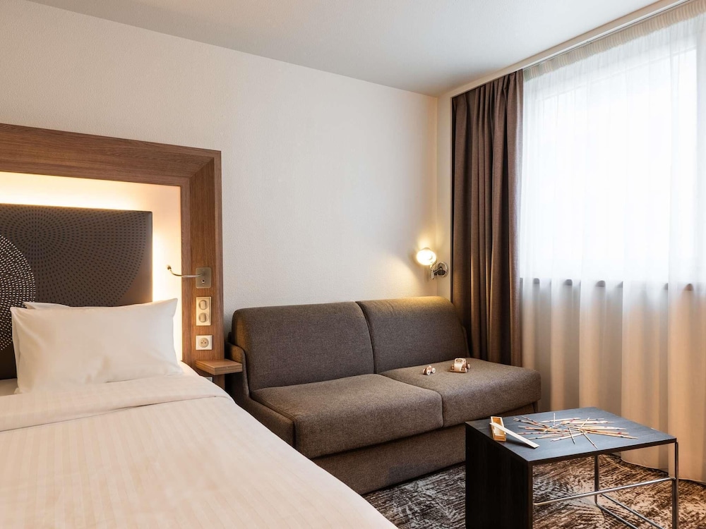 Habitación ejecutiva, 1 cama de matrimonio con sofá cama del hotel Novotel Paris Gare de Lyon. Foto 9