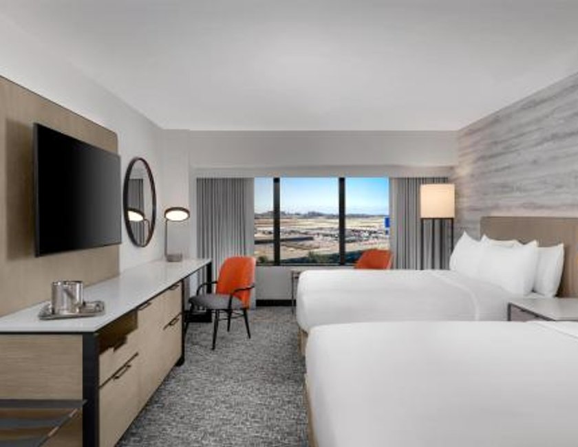 Habitación - 2 camas grandes - Adaptada para personas con discapacidad auditiva del hotel Hilton Los Angeles Airport. Foto 2