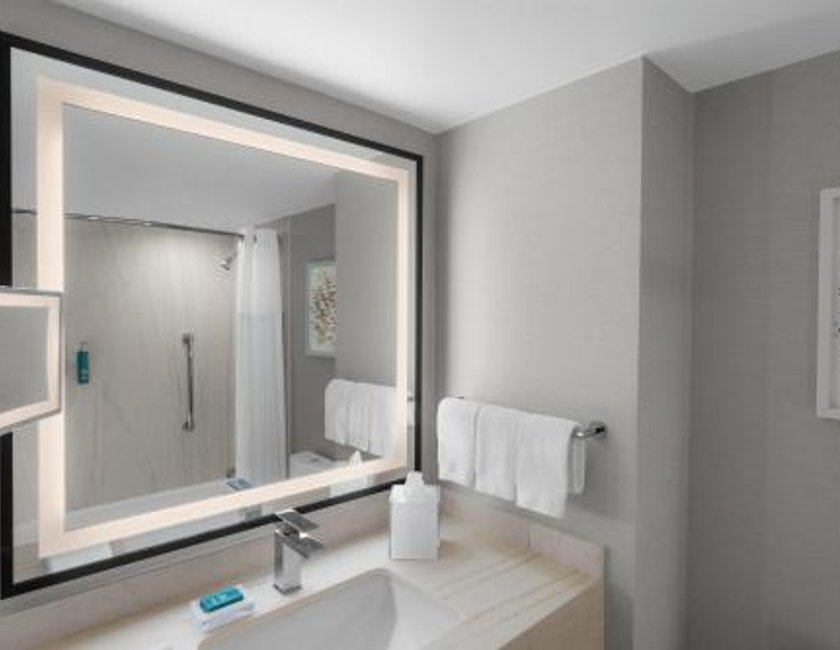 Habitación - 2 camas grandes - Adaptada para personas con discapacidad auditiva del hotel Hilton Los Angeles Airport. Foto 4