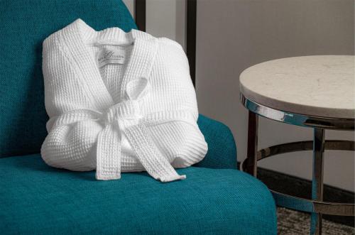 Superior King Suite with Bathtub - Mobility Access del hotel Hilton Los Angeles Airport