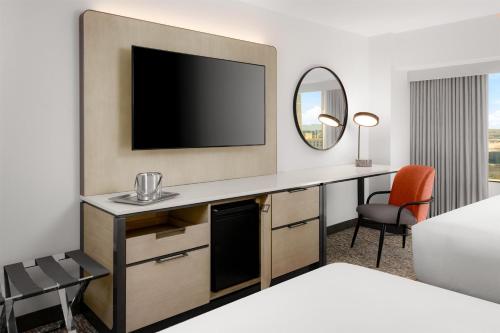 Habitación Doble Superior con 2 camas grandes del hotel Hilton Los Angeles Airport