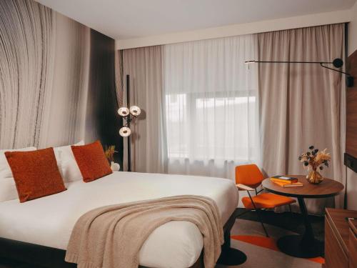 Habitación Doble Superior del hotel Novotel Paris Vaugirard Montparnasse. Foto 4