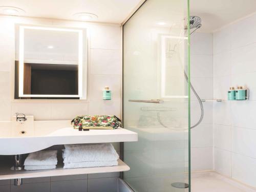 Habitación Twin Clásica del hotel Novotel Paris Vaugirard Montparnasse. Foto 4