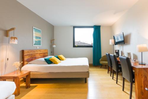 Habitación Triple del hotel Victoria Garden Bordeaux Centre. Foto 1