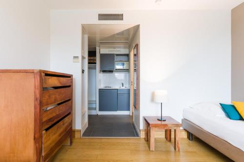 Habitación Triple del hotel Victoria Garden Bordeaux Centre. Foto 4