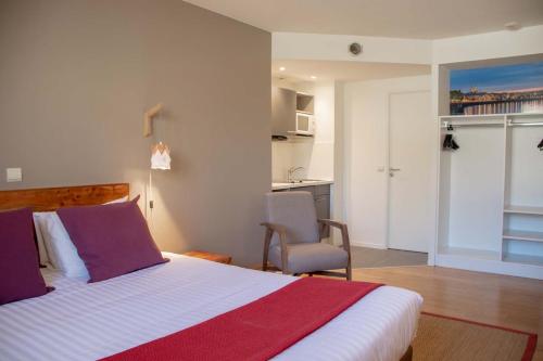 Suite Doble Superior del hotel Victoria Garden Bordeaux Centre. Foto 3