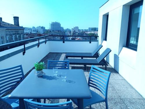 Estudio con terraza del hotel Victoria Garden Bordeaux Centre. Foto 1