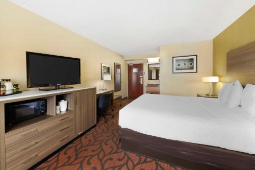 Habitación - 1 cama extragrande - No fumadores del hotel Best Western Marketplace Inn. Foto 1