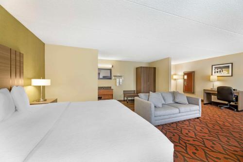 Habitación amplia con cama extragrande - No fumadores del hotel Best Western Marketplace Inn. Foto 1