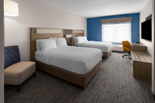 Habitación Estándar - 2 camas grandes del hotel Holiday Inn Express Syracuse-Fairgrounds. Foto 2