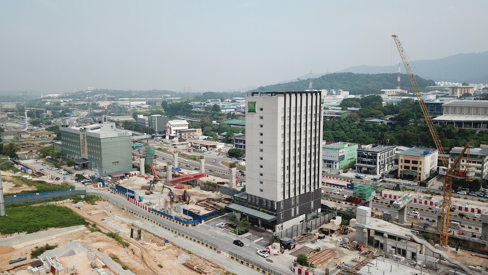 Habitación estándar con 2 camas individuales del hotel ibis Styles Kuala Lumpur Sri Damansara. Foto 2