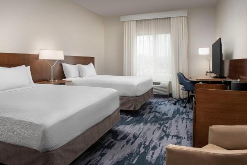 Habitación con 2 camas grandes del hotel Fairfield Inn and Suites by Marriott Ithaca. Foto 4