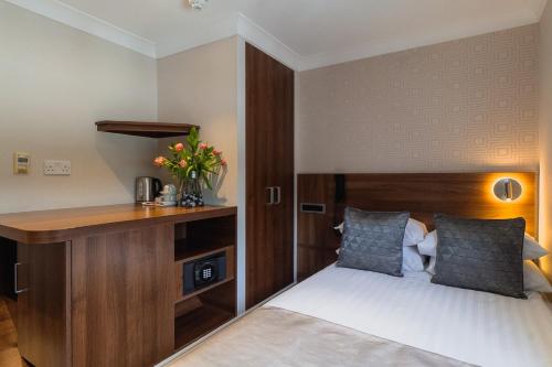 Habitación Doble Pequeña del hotel London House. Foto 3