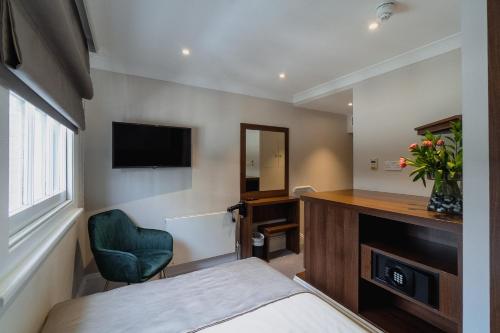 Habitación Doble Pequeña del hotel London House. Foto 4