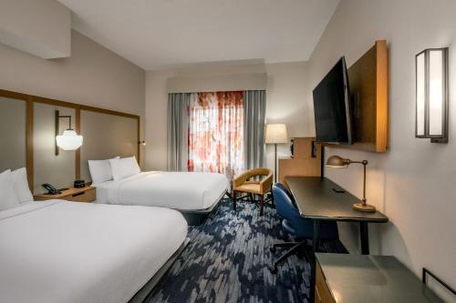 Queen Room with Two Queen Beds and Bathtub - Mobility Access/Hearing Accessible del hotel Fairfield Inn and Suites Saratoga Malta