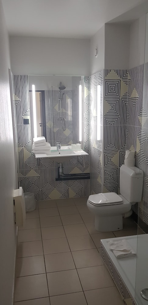 Habitación estándar con 2 camas individuales del hotel Ibis Styles Massy Opera. Foto 5