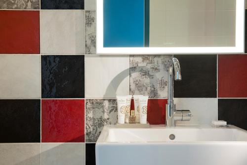 Habitación Doble del hotel Les Tournelles. Foto 11